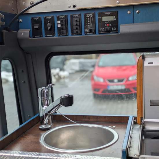 Land Rover Defender 110 TD5 Wohnmobil | Offroad-Camper | Expeditionsfahrzeug | Hubdach | Sofort reisefertig 2003 (HU bis 09/27) - Bild 7