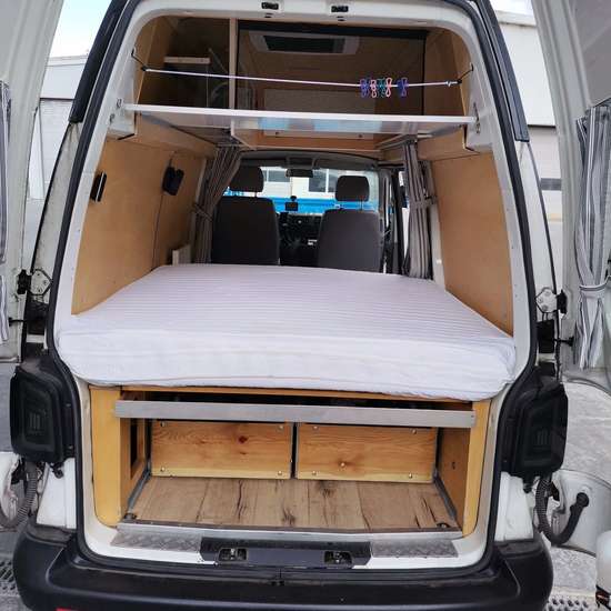 Volkswagen T5 Camper 2006 (HU bis 05/27) - Bild 2